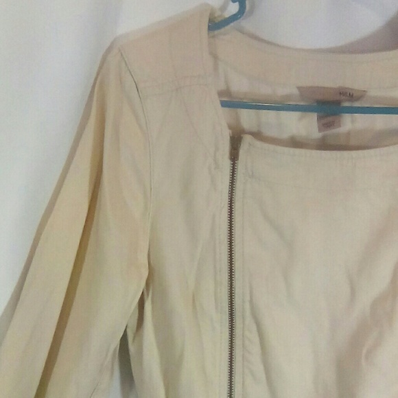 Vintage H&M Ivory 3/4 Sleeves Square Neckline Zipper Accent Top Size 2 - Picture 2 of 8